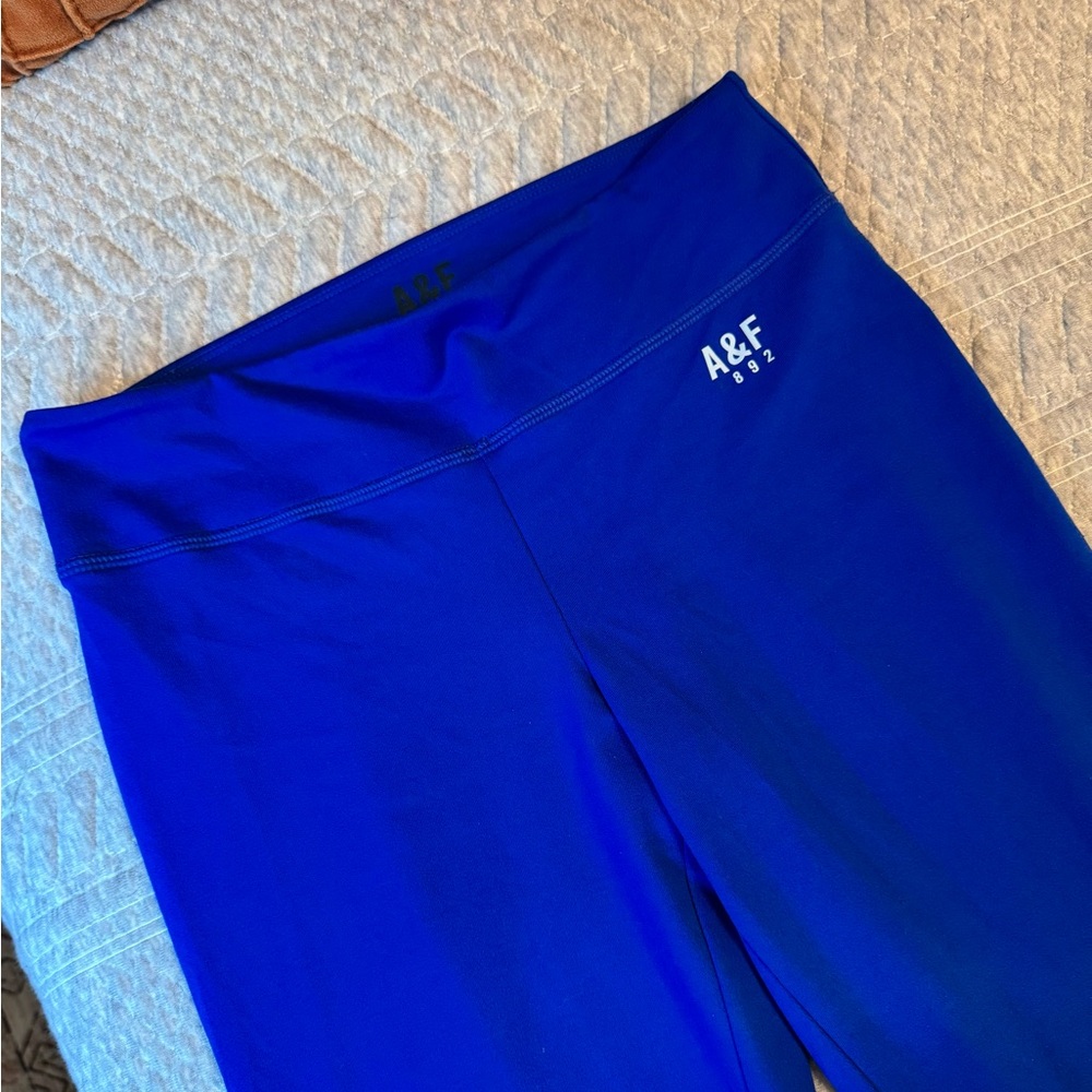 Abercrombie & Fitch Women’s Vibrant Blue Leggings - Small